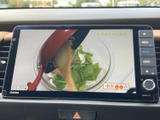 テレビ番組を画面で視聴でき、停車中の待ち時間にも映像を楽しめます。画面表示が見やすく、車内で過ごす時間の過ごし方を広げてくれる便利な装備です。