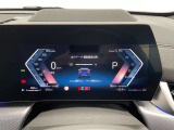 スタイリッシュなデザインのメーターパネルです。速度のみならず、燃料の残量、走行距離など多機能でとっても見やすいパネルになっております。