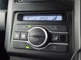 お車選びをお楽しみ頂けるよう、在庫車の展示スペースを十分に確保しております。