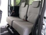 ゆとりある広々とした車内空間は、ドライブを始め買い物やレジャーなど、幅広く活躍します。一人でもみんなとでもお出かけを楽しみましょう!