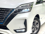 【LEDヘッドライト】悪天候や夜間走行時も良好な視界を確保し安心して運転できる高輝度LEDヘッドライトを装備!点灯速度が早く、消費電力も抑えられています。