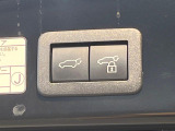 【パワーバックドア】スマートキーや運転席のボタンを押すだけでリアゲートが自動で開閉します!荷物を持っている時や、高い位置にあるバックドアを閉める際に便利な機能です♪