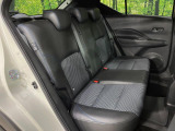 後部座席も気になるようなキズ・汚れやへたり等、大きなダメージはなく、良好な状態です。