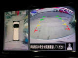 ☆全周囲カメラが駐車をアシスト☆4つの高解像度カメラで車の周囲を撮影!ミニバンなどの見えにくい死角の駐停車も驚く程に楽々です。バックカメラは、車庫入れの時は勿論、後方の安全確認もできて安心です♪