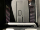ワイヤレスチャージング Qiに準拠した携帯電話をワイヤレス充電が可能です。iphone等対応。機種により充電できない可能性がございます。