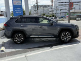 車線逸脱警報の機能を搭載しており、運転をアシストします。