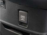 ◆アクセサリーソケット◆ドラレコの電源やスマートフォンの充電等に使用できる便利な電源ソケット!使いやすい場所に装備されています。
