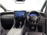 オシャレなインテリアで運転する気分も盛り上がりますよね^^