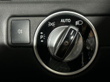 【オートライト(AUTO)】外の明るさをシステムが感知して、自動でヘッドライトが点灯します!ヘッドライトをつけ忘れを防ぐ便利機能です。
