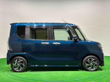 ドアは約90度に開くので荷物も積み込みやすく、乗り降りもしやすい♪ ロングドライブも快適に過ごせる工夫がいっぱいです♪♪