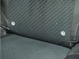 ◆ISOFIX◆シートベルトいらずでチャイルドシートと固定金具を連結するだけでガッチリ固定できます。