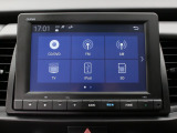 【純正ナビゲーション】使いやすいナビ操作にオーディオ機能も充実!Bluetooth接続で運転中のハンズフリー電話や好みの音楽を車内に流す事が出来ます。ラインナップや車種に応じて豊富な機能が使用可能♪