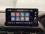 HondaCONNECT対応の便利なナビディスプレー。お持ちのスマートフォンと連携して、ナビやBluetoothでの音楽再生が可能です。デザインはもちろん、操作性も良好です。
