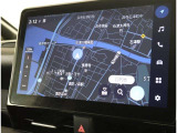 純正ナビを装備。タッチパネル式で使いやすく、お出かけもラクラクです。