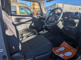 ドライバー目線で使いやすい運転席エリア。長時間の移動でも過ごしやすい設計になっています。