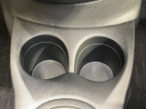 運転席・助手席のドリンクホルダーです