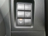 PKSBセットスイッチ。駐車時などの低速走行時に壁などを検知すると警報とブレーキ制御で衝突被害を軽減させるシステムです。