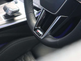 ●クールで上品で室内を横に広く感じられるよう設計されたダッシュボード周りです。Audiらしい心地よい空間です。