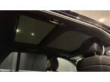自動車保険に関しても、メルセデス・ベンツ専用のプログラムをご用意しております。飛び石や落下物などでのフロントガラスの修理が必要となった場合、最大で9万円分の補償を致します。