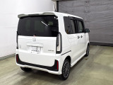 Honda SENSING装着車です。衝突を予測してブレーキをかけたり、前のクルマにちょうどいい距離で走行できる多彩な安心・快適機能を搭載した支援システムがドライバーをサポート。
