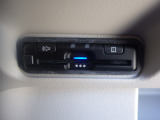 バックカメラの画像です。ガイドラインがスムースな車庫入れをサポートいたします。車庫入れの安心感がアップしますね。