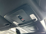 Honda CONNECTによりスマホでの施錠・解錠やエアコン操作ができます!さらに天井には緊急通報ボタンが装備されています。