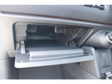 認定中古車は一定の水準をクリアした良質車両で御座います♪内外装はキレイであるのはもちろん、保証もバッチリご安心下さい。