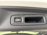 パワーテールゲートでワンタッチでの操作が可能です