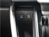 充電用USB端子(タイプC)・通信用USB端子(タイプA)