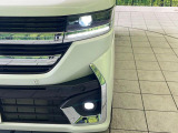 【LEDヘッドライト】悪天候や夜間走行時も良好な視界を確保し安心して運転できる高輝度LEDヘッドライトを装備!点灯速度が早く、消費電力も抑えられています。