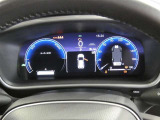 視認性の良いスピードメーターですね。夜も見やすく表示されますので運転が楽しくなります。