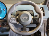 MINIのインテリアは初代から一貫してクラシックMINIのインテリアをモチーフにしております。