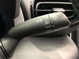 ライトスイッチです。「AUTO」にすると外の明るさに応じてスモールライト・ヘッドライトが自動でON・OFFします。夕暮れ時や屋内駐車場、トンネルなどに便利です。