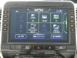 純正10インチメモリーナビです。 ラジオ、CD・フルセグTV、Bluetoothオーディオ接続が利用可能です。