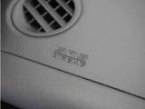 ◆助手席エアバッグ◆SRSエアバッグは、シートベルトだけでは防ぎきれない衝突時の衝撃から乗員を守るための安全装置。衝突時に瞬時に膨らみ、頭部や胸部がダッシュボードに直接衝突するのを防ぎます。