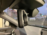 ETC内臓 自動防眩ルームミラー :後続車のライトが反射しても眩しくないように、ミラーの反射率を自動的に調整します。