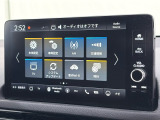 スマートフォンのような操作感の静電式タッチパネル。