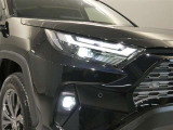 LEDヘッドライトです。消費電力も少なく寿命も長いのがLEDの特徴。HIDのような点灯のタイムラグもなくパッと明るくなるのも特徴です。