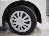 実車は夏用タイヤを装着、このムーヴには冬用タイヤが付属しています。