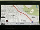 地図上に現在地周辺の道路や施設名が表示され、道順を確認する際に役立ちます。縮尺や周辺情報も見やすく、初めて訪れる場所へのお出かけでも目的地を探しやすい画面です。
