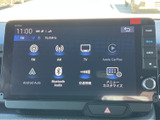 FM・AMやテレビ、スマートフォン連携など、複数のメニューを画面から選べます。使いたい機能を確認しながら選択でき、日々の移動中に音楽や情報を楽しみたい方にも便利です。