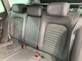 シートは適度な硬さによって長時間の運転でも疲れにくいと定評があります。国産車とは全く違った座り心地ですが、長年培われた欧州の椅子文化をご体感ください。