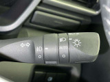 【オートライト】車外の明るさに応じて自動でライトの点灯・消灯をしてくれます。