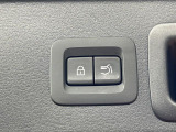 【パワーバックドア】スマートキーや運転席のボタンを押すだけでリアゲートが自動で開閉します!荷物を持っている時や、高い位置にあるバックドアを閉める際に便利な機能です♪