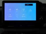 デイスプレイオーディオを装備。スマホとクルマをつなぐことで、いろんなサービスが楽しめます。(AppleCarplay/AndroidAuto 対応)