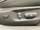 【パワーシート】電動でシートポジションの変更が可能です。手動式より細かくシート設定が可能ですのでより快適な姿勢でドライブを楽しんで頂けるでしょう。