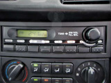 AM/FMラジオチューナー付き。