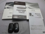 取説・メンテナンスノート・スマートキーの3点セットです。