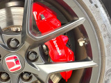 【ブレンボ製キャリパー】ハイパワー車両には強力なブレーキが必須!世界のスーパーカーにも採用されるイタリアの高級メーカー「ブレンボ」を装着!色鮮やかなキャリパーがスポーティな印象を引き立てます♪
