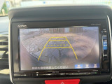 バックカメラも付いています。駐車の時に便利なのはもちろんの事、後方死角にいる子供たちに気が付くことができるので安心安全ですね